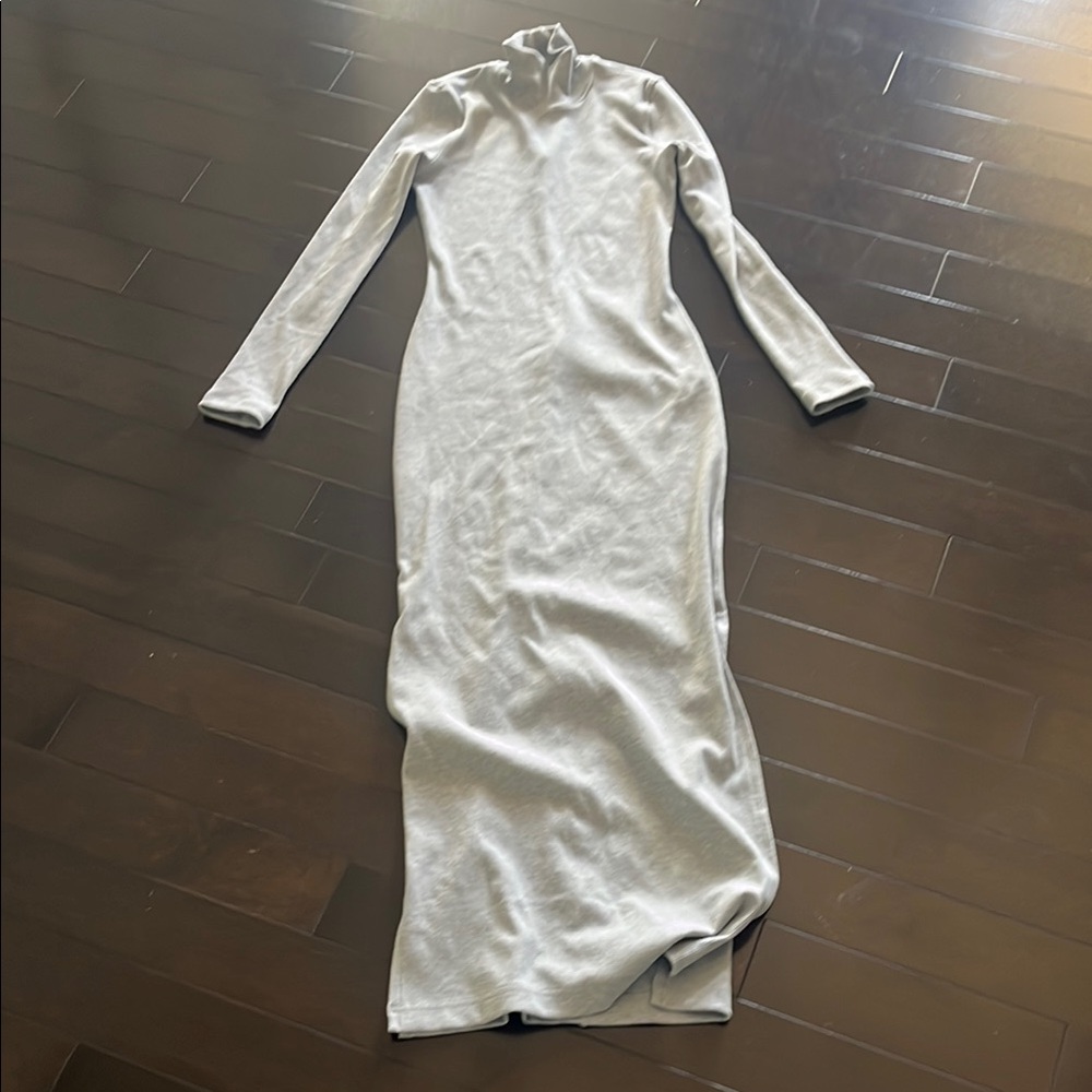 Elegant Gray Long Sleeve Dress